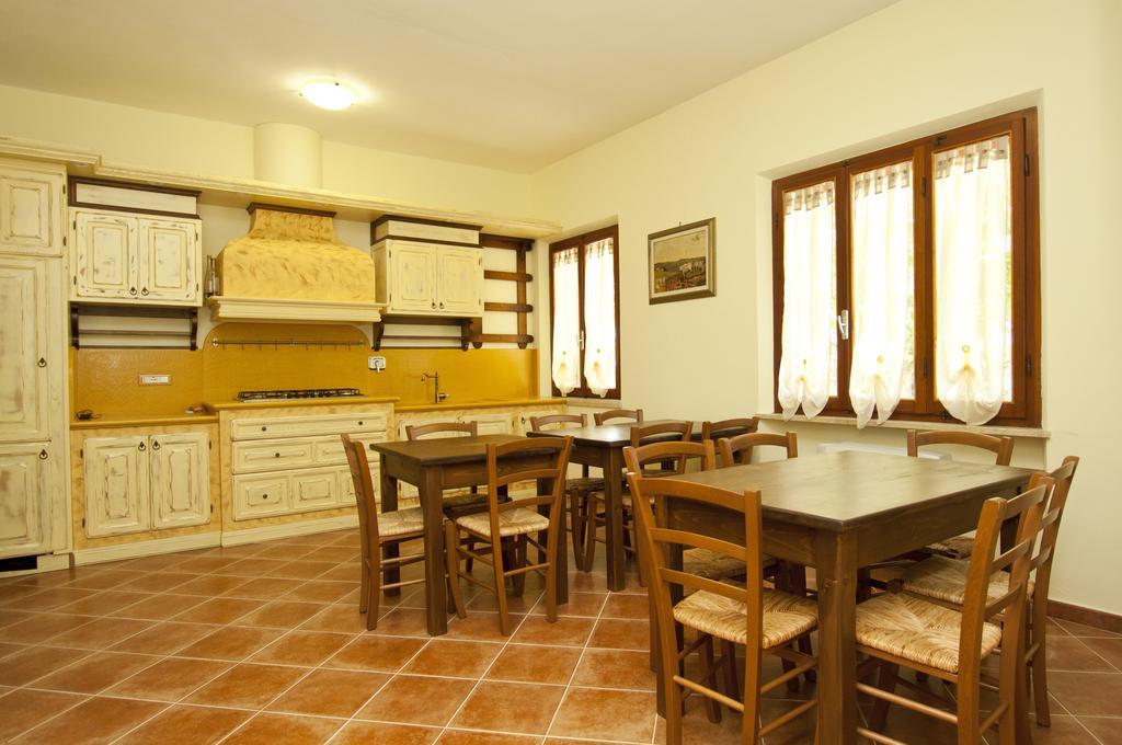 Le Camere Di Nonna Mara Montescudaio Ruang foto