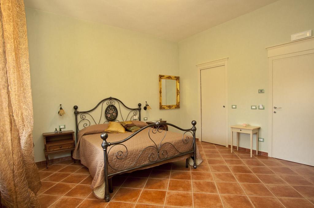 Le Camere Di Nonna Mara Montescudaio Ruang foto