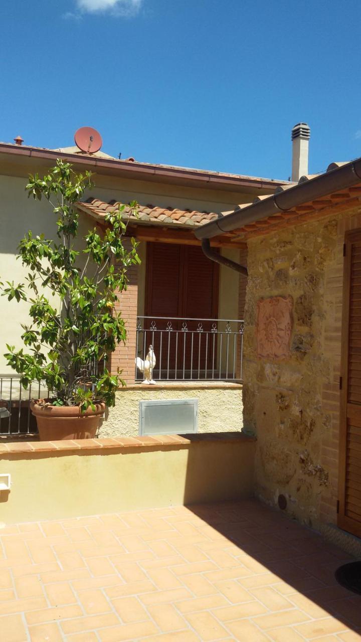 Le Camere Di Nonna Mara Montescudaio Bagian luar foto