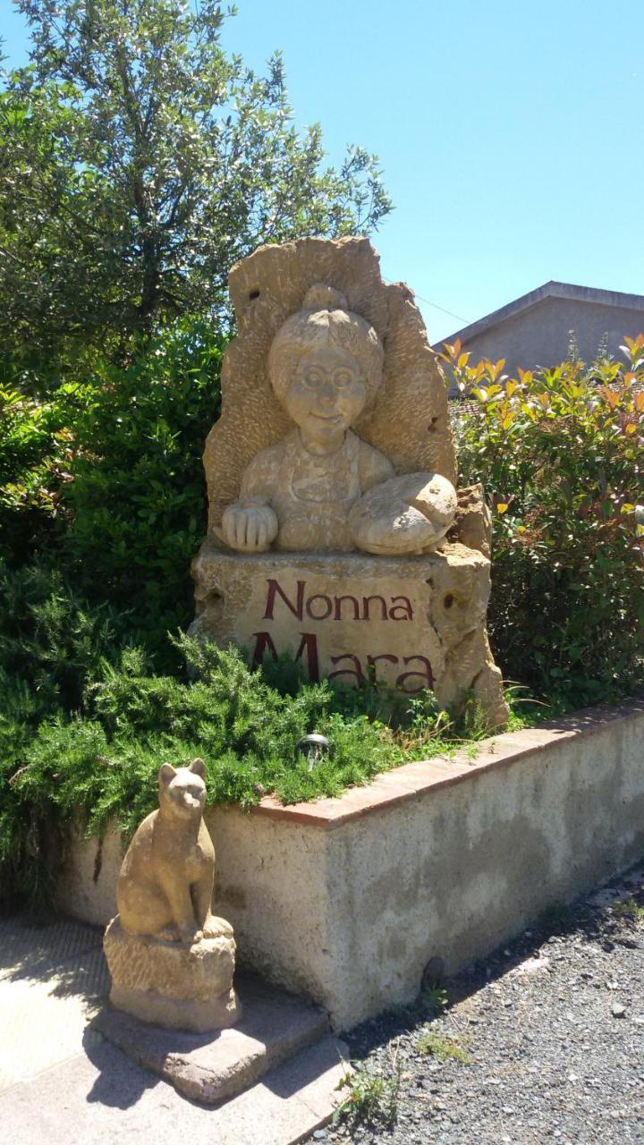 Le Camere Di Nonna Mara Montescudaio Bagian luar foto
